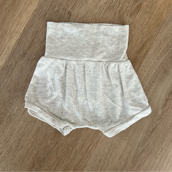 Carter’s Ribbed Baby Set - Picture 4 of 4